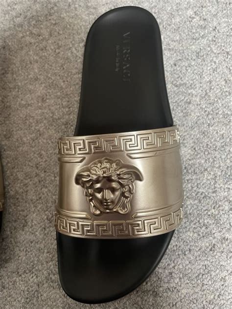 versace badeschlappen fake